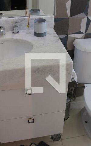 Apartamento à venda com 124m², 2 quartos e 3 vagasBanheiro da Suíte 2