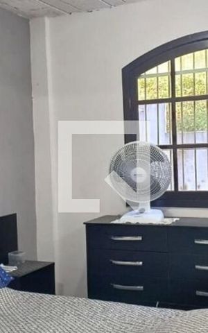 Casa à venda com 84m², 1 quarto e 5 vagas
