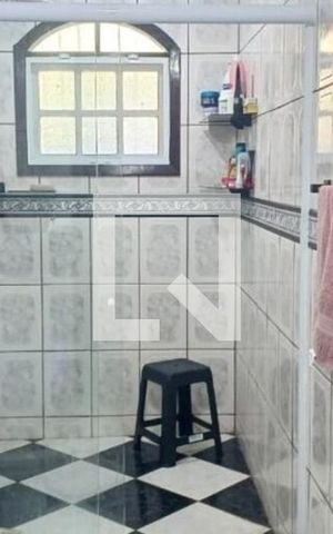 Casa à venda com 84m², 1 quarto e 5 vagas