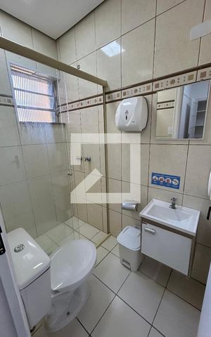 Casa à venda com 290m², 7 quartos e 8 vagas Casa à venda com 290m², 7 quartos e 8 vagasBanheiro 2