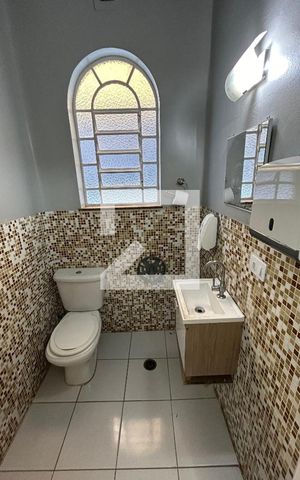 Casa à venda com 290m², 7 quartos e 8 vagas Casa à venda com 290m², 7 quartos e 8 vagasBanheiro 1