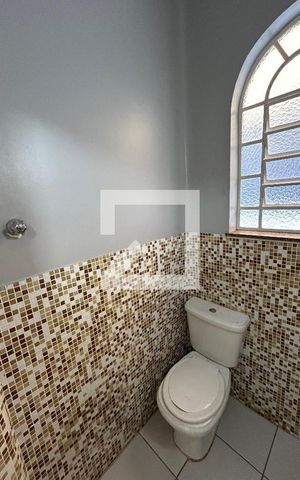 Casa à venda com 290m², 7 quartos e 8 vagas Casa à venda com 290m², 7 quartos e 8 vagasBanheiro 1