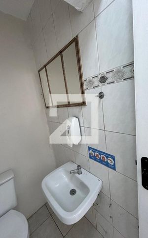 Casa à venda com 290m², 7 quartos e 8 vagas Casa à venda com 290m², 7 quartos e 8 vagasBanheiro 4