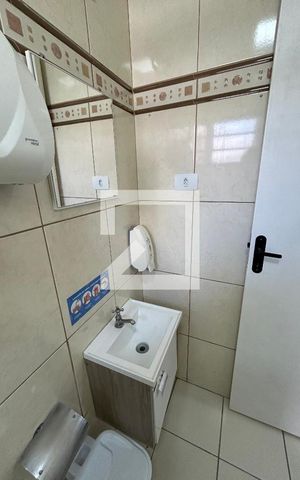 Casa à venda com 290m², 7 quartos e 8 vagas Casa à venda com 290m², 7 quartos e 8 vagasBanheiro 2