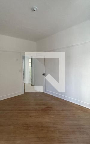 Casa à venda com 290m², 7 quartos e 8 vagas Casa à venda com 290m², 7 quartos e 8 vagasQuarto 2