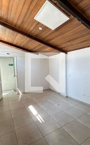 Casa à venda com 290m², 7 quartos e 8 vagas Casa à venda com 290m², 7 quartos e 8 vagasQuarto 6