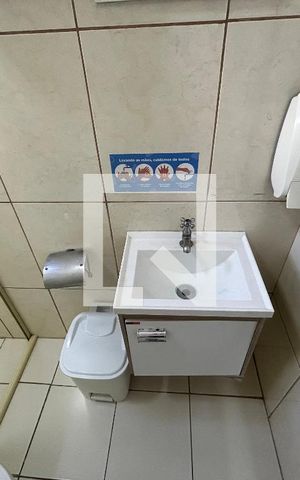 Casa à venda com 290m², 7 quartos e 8 vagas Casa à venda com 290m², 7 quartos e 8 vagasBanheiro 2
