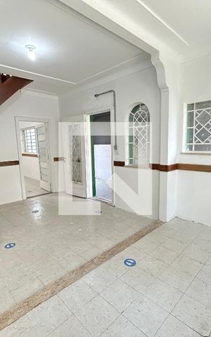 Casa à venda com 290m², 7 quartos e 8 vagas Casa à venda com 290m², 7 quartos e 8 vagasSala