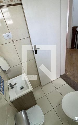 Casa à venda com 290m², 7 quartos e 8 vagas Casa à venda com 290m², 7 quartos e 8 vagasBanheiro 2