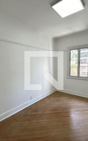 Casa à venda com 290m², 7 quartos e 8 vagas Casa à venda com 290m², 7 quartos e 8 vagasQuarto 3