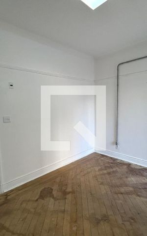 Casa à venda com 290m², 7 quartos e 8 vagas Casa à venda com 290m², 7 quartos e 8 vagasquarto 1