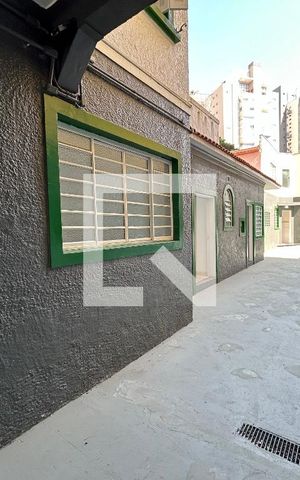 Casa à venda com 290m², 7 quartos e 8 vagas Casa à venda com 290m², 7 quartos e 8 vagasCorredor/Quintal