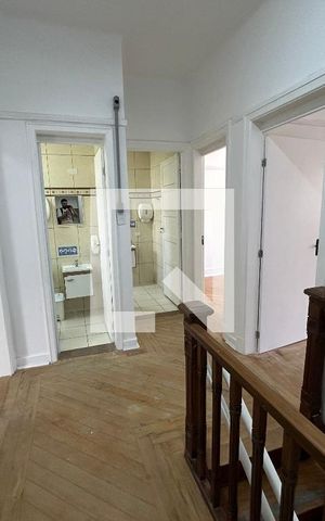 Casa à venda com 290m², 7 quartos e 8 vagas Casa à venda com 290m², 7 quartos e 8 vagasHall do 2ºandar