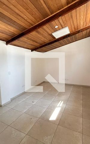 Casa à venda com 290m², 7 quartos e 8 vagas Casa à venda com 290m², 7 quartos e 8 vagasQuarto 6