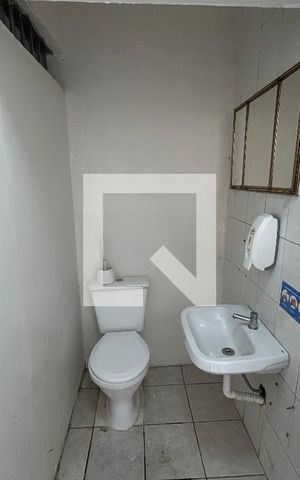 Casa à venda com 290m², 7 quartos e 8 vagas Casa à venda com 290m², 7 quartos e 8 vagasBanheiro 4