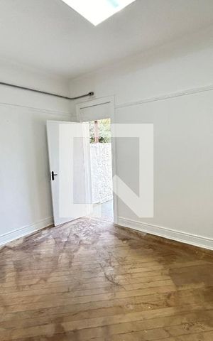 Casa à venda com 290m², 7 quartos e 8 vagas Casa à venda com 290m², 7 quartos e 8 vagasquarto 1