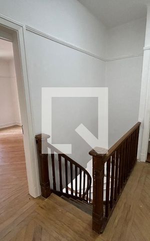 Casa à venda com 290m², 7 quartos e 8 vagas Casa à venda com 290m², 7 quartos e 8 vagasHall do 2ºandar