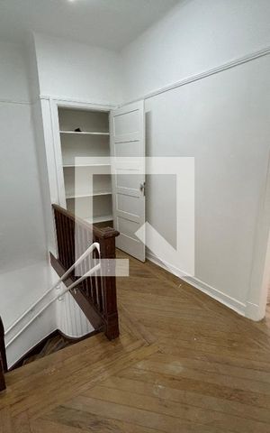 Casa à venda com 290m², 7 quartos e 8 vagas Casa à venda com 290m², 7 quartos e 8 vagasHall do 2ºandar