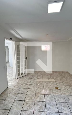 Casa à venda com 290m², 7 quartos e 8 vagas Casa à venda com 290m², 7 quartos e 8 vagasQuarto 5
