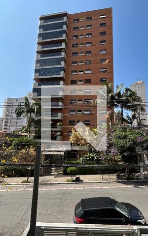 Casa à venda com 290m², 7 quartos e 8 vagas Casa à venda com 290m², 7 quartos e 8 vagasVista do Quarto 3
