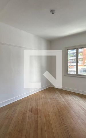Casa à venda com 290m², 7 quartos e 8 vagas Casa à venda com 290m², 7 quartos e 8 vagasQuarto 2
