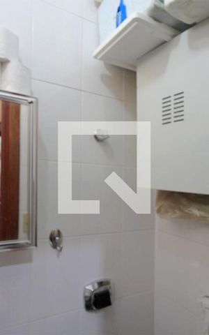 Apartamento à venda com 123m², 4 quartos e 2 vagasBanheiro de Serviço