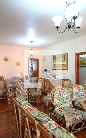 Apartamento à venda com 123m², 4 quartos e 2 vagasSala