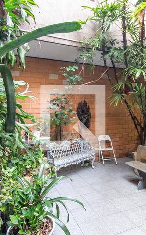 Casa à venda com 336m², 5 quartos e 1 vaga Casa à venda com 336m², 5 quartos e 1 vagaJardim