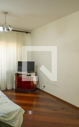 Casa à venda com 165m², 3 quartos e 3 vagas Casa à venda com 165m², 3 quartos e 3 vagasSala