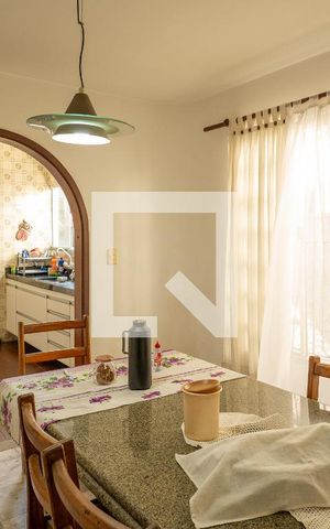 Casa à venda com 165m², 3 quartos e 3 vagas Casa à venda com 165m², 3 quartos e 3 vagasSala de Jantar