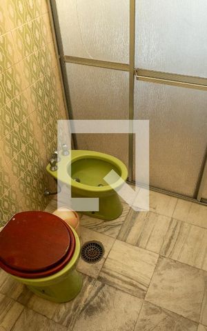 Casa à venda com 165m², 3 quartos e 3 vagas Casa à venda com 165m², 3 quartos e 3 vagasBanheiro 2