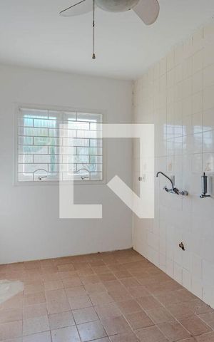 Casa à venda com 205m², 3 quartos e 4 vagas Casa à venda com 205m², 3 quartos e 4 vagasCozinha e Área de Serviço