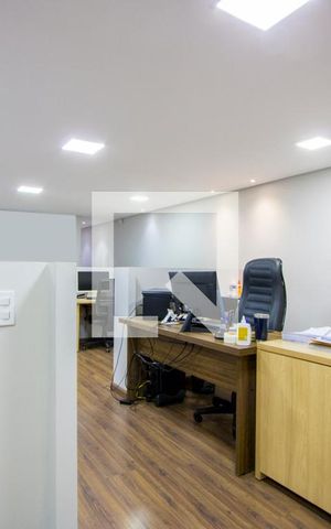 Casa à venda com 305m², 3 quartos e 3 vagas Casa à venda com 305m², 3 quartos e 3 vagasHome office