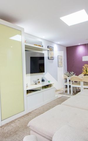 Casa à venda com 305m², 3 quartos e 3 vagas Casa à venda com 305m², 3 quartos e 3 vagasSala
