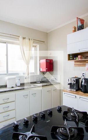 Casa à venda com 305m², 3 quartos e 3 vagas Casa à venda com 305m², 3 quartos e 3 vagasCozinha