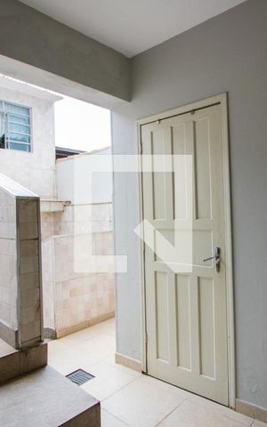 Casa à venda com 305m², 3 quartos e 3 vagas Casa à venda com 305m², 3 quartos e 3 vagasCorredor - Externo