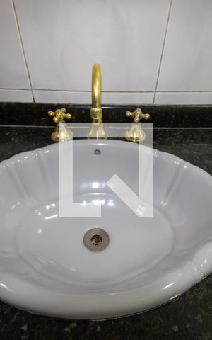 Casa à venda com 180m², 3 quartos e 2 vagas Casa à venda com 180m², 3 quartos e 2 vagasSuíte 1 Banheiro