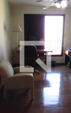 Apartamento à venda com 300m², 5 quartos e 5 vagasEscritório