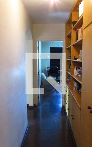 Apartamento à venda com 300m², 5 quartos e 5 vagasCorredor