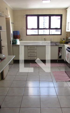 Apartamento à venda com 300m², 5 quartos e 5 vagasCozinha
