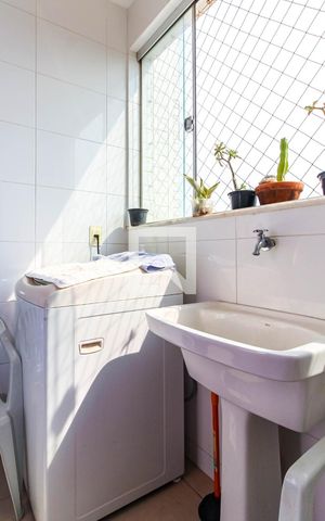 Apartamento à venda com 90m², 3 quartos e 3 vagas Apartamento à venda com 90m², 3 quartos e 3 vagasÁrea de Serviço