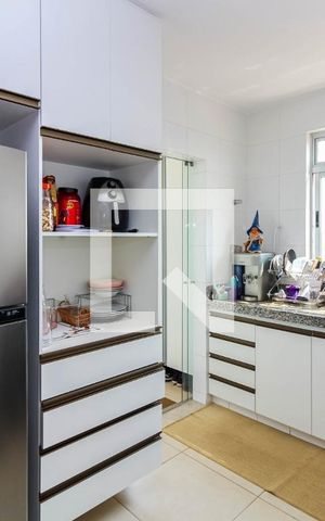 Apartamento à venda com 90m², 3 quartos e 3 vagas Apartamento à venda com 90m², 3 quartos e 3 vagasCozinha