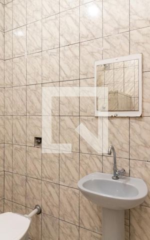 Casa para alugar com 48m², 1 quarto e sem vagaBanheiro
