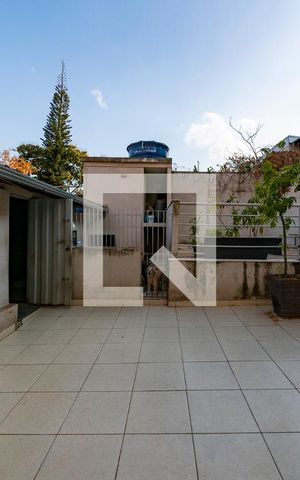 Casa à venda com 360m², 4 quartos e 1 vaga Casa à venda com 360m², 4 quartos e 1 vagaQuintal