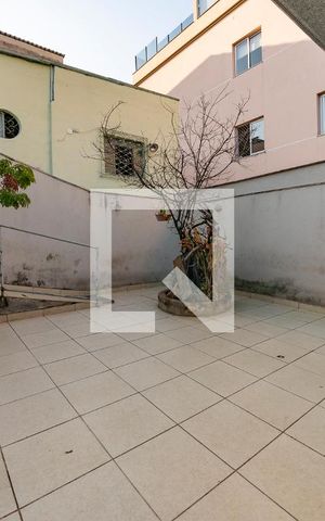 Casa à venda com 360m², 4 quartos e 1 vaga Casa à venda com 360m², 4 quartos e 1 vagaQuintal