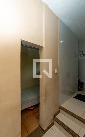 Casa à venda com 360m², 4 quartos e 1 vaga Casa à venda com 360m², 4 quartos e 1 vagaQuarto de Serviço