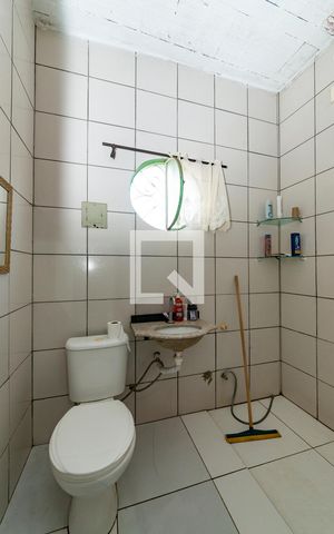 Casa à venda com 360m², 4 quartos e 1 vaga Casa à venda com 360m², 4 quartos e 1 vaga banheiro/Casa 2
