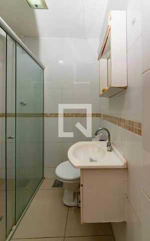 Casa à venda com 360m², 4 quartos e 1 vaga Casa à venda com 360m², 4 quartos e 1 vagaBanheiro Social 2