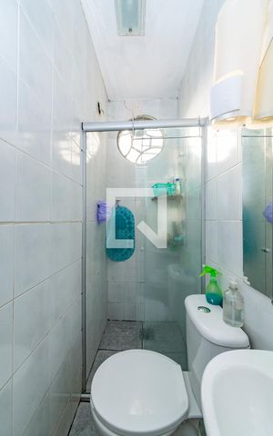 Casa à venda com 360m², 4 quartos e 1 vaga Casa à venda com 360m², 4 quartos e 1 vagaBanheiro da Suíte
