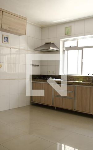 Casa à venda com 250m², 4 quartos e 4 vagasCozinha